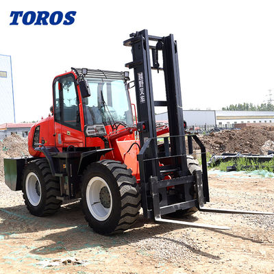 गुणवत्ता  Enclosed Cab Rough Terrain Forklift Outdoor 5000 Lb All Terrain Forklift फैक्टरी