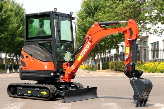 Crawler Toros Mini Excavator 2.6 Ton Small Digging Equipment For Road Repair